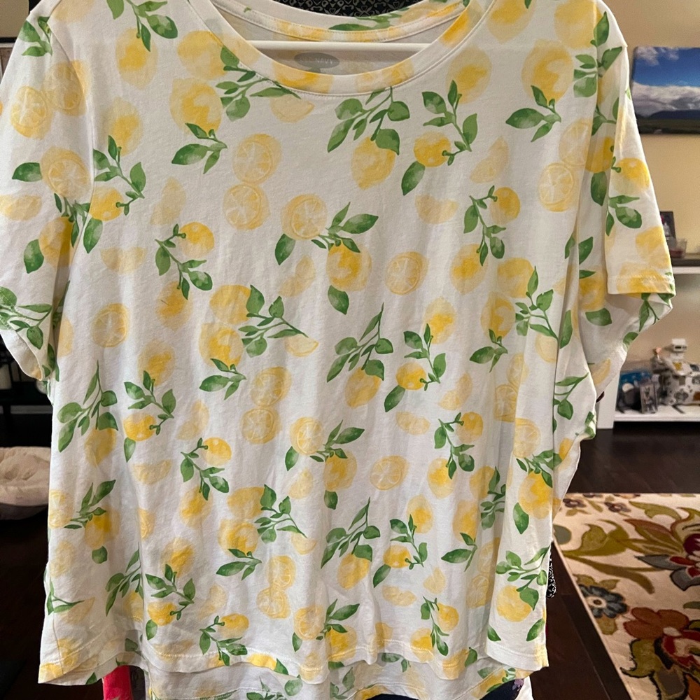 Lemon Old Navy t-shirt